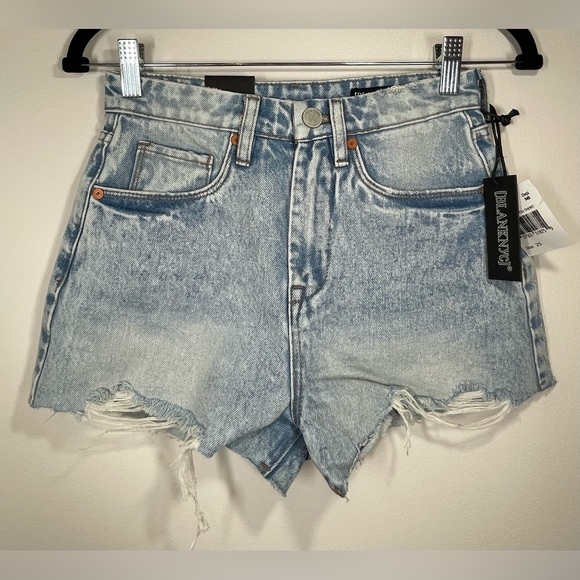 NWT BLANKNYC The Reeve Ultra High-Rise Frayed Hem Light Denim Shorts Size 25 - Picture 1 of 14